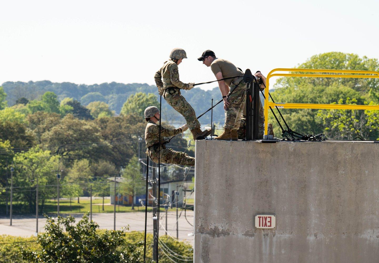 AROTC Rappelling Training